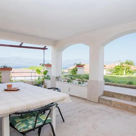 Apartments Ana & Bogdan * Postira