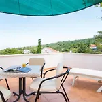 Apartments Ana & Bogdan * Postira